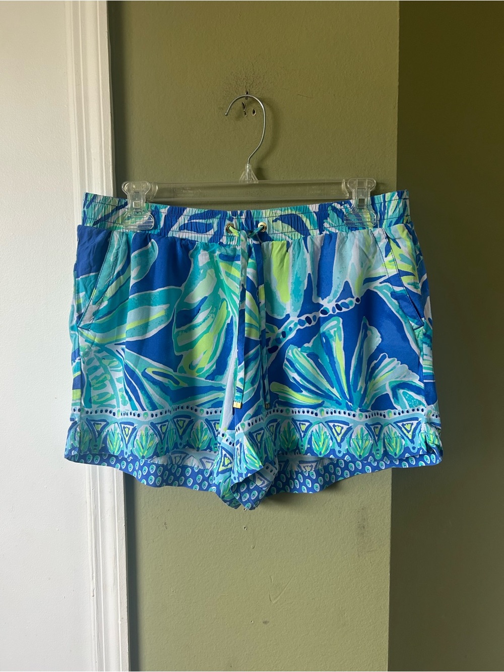 Lilly Pulitzer Blue, Aqua & Lime Tropical Drawstring Shorts Sz Medium